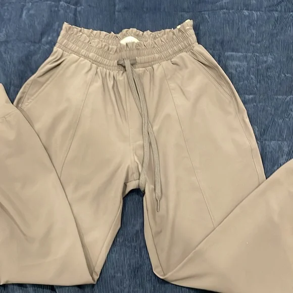 Abercrombie Joggers - Picture 6 of 7